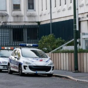 Trei persoane arestate în Franța, într-un dosar cu acuzații de spionaj pentru Rusia și propagandă de război